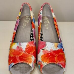 TOMS Women's Floral Canvas Shoes